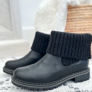 Corkys Black vegan leather Ankle Boots with Knit Cuff quiver